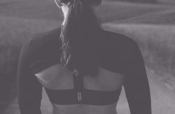 YTTP Activewear Rückansicht
